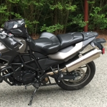 BMW F700GS: Solo All Black Vinyl with Halfmoon pattern