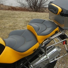 BMW R1200GS: Dual Day-Long | Two-Tone Grey Leather Inserts, Yellow Vinyl Sides | Double Half Moon Pattern | RCP Dual Heat | Trunk Box Pad