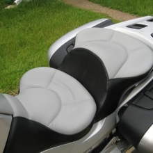 BMW R1200RT: Day-Long Dual Gray Inserts with Black Sides | Half-moon