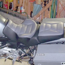 BMW R1150GS: Day-Long Two-Tone Gray/Black Vinyl | Rectangle Pattern