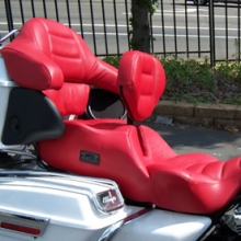Harley-Davidson Ultra: Dual Red Leather with RCP Backrest & Heating System