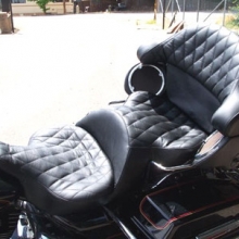 Harley-Davidson Ultra Glide: Day-Long Dual Small Diamonds