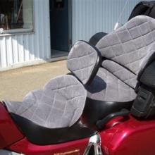 Honda GL 1800: Dual Day-Long Saddle with After-Market Backrest. Velour inserts - Black Vinyl trim