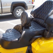 Honda GL 1800: Dual Black Leather with Small Diamonds and RCP Backrest