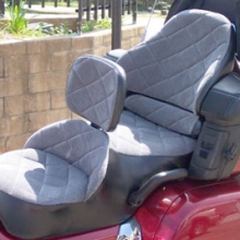 Honda GL 1800: Dual Two-Tone with Large Diamonds and Backrest