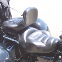 Honda Valkryie Trike: Dual Saddle with Black Vinyl -Rectangle Pattern