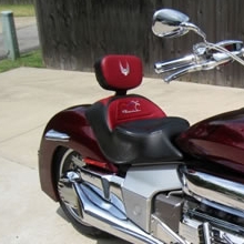 Honda Rune: Backrest Black & Burgundy