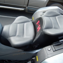 Kawasaki Concours 14: Day-Long Dual Leather Saddle with Embroidery & Heating System