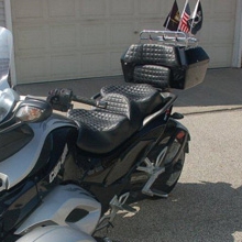 Can Am Spyder: Dual Black Small Square Pattern Black Leather