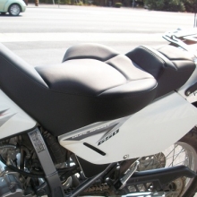 Suzuki DR650 Solo Sport Seat in all Black Vinyl Halfmoon Pattern