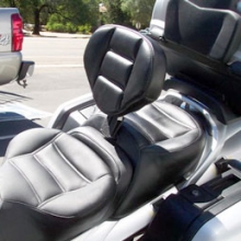 Yamaha FJR 1300: Dual with Backrest